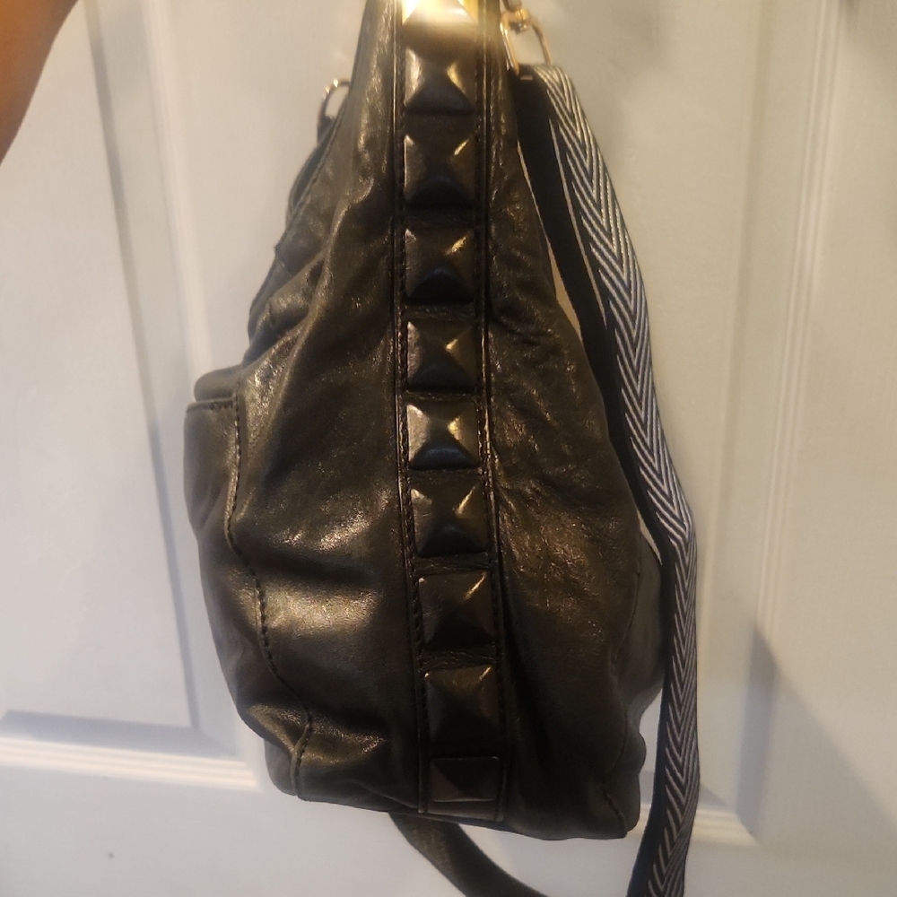 Michael Kors Black Leather Shoulder Bag w Studded Sides, Gold Accents, Guitar S - Picture 4 of 10